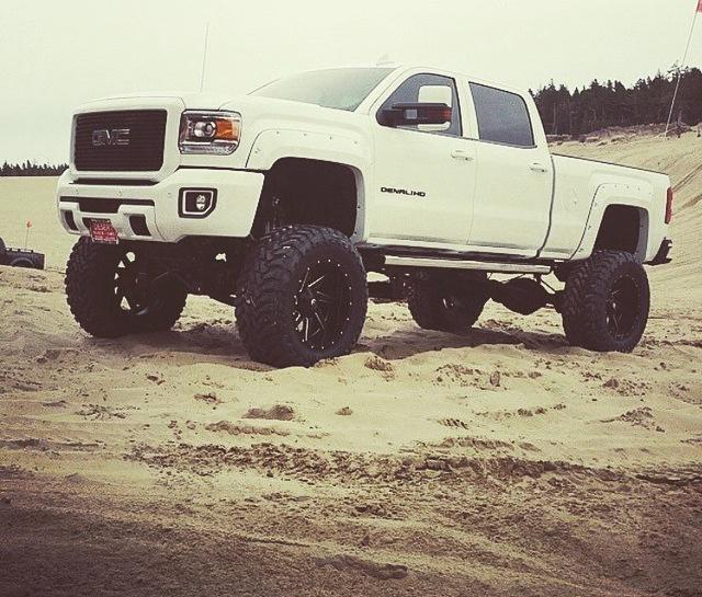 _LiftedTrucks_'s tweet photo. #GMC http://t.co/HQ1nIv6F6V