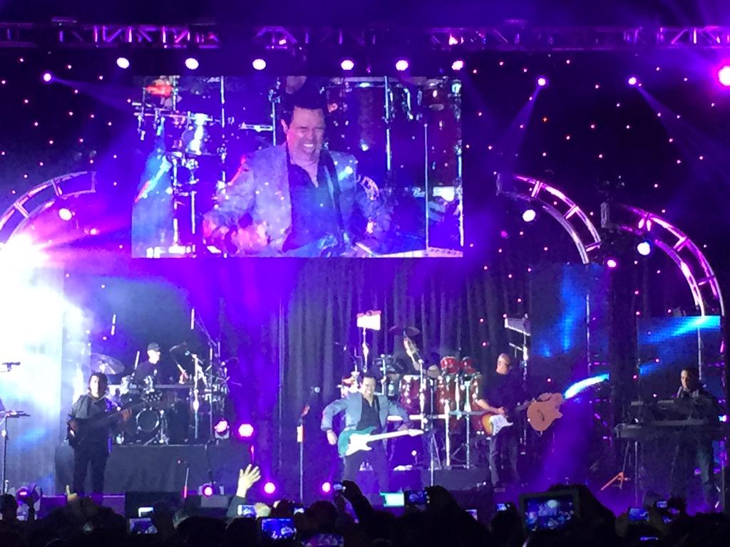 GUSTAVOANGEL_1's tweet photo. New York 2015! Nunca me canso de decirles: Gracias! Por tanto afecto, cariño y apoyo! Mexico y Toda America Latina! http://t.co/D3di1QapUG