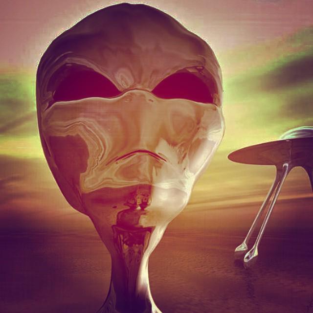 FENOMENO_OVNI's tweet photo. La vida en otros planetas es una verdad, y mas que una verdad una realidad... #extraterrestre #ovni http://t.co/cmZ1QcFl0j