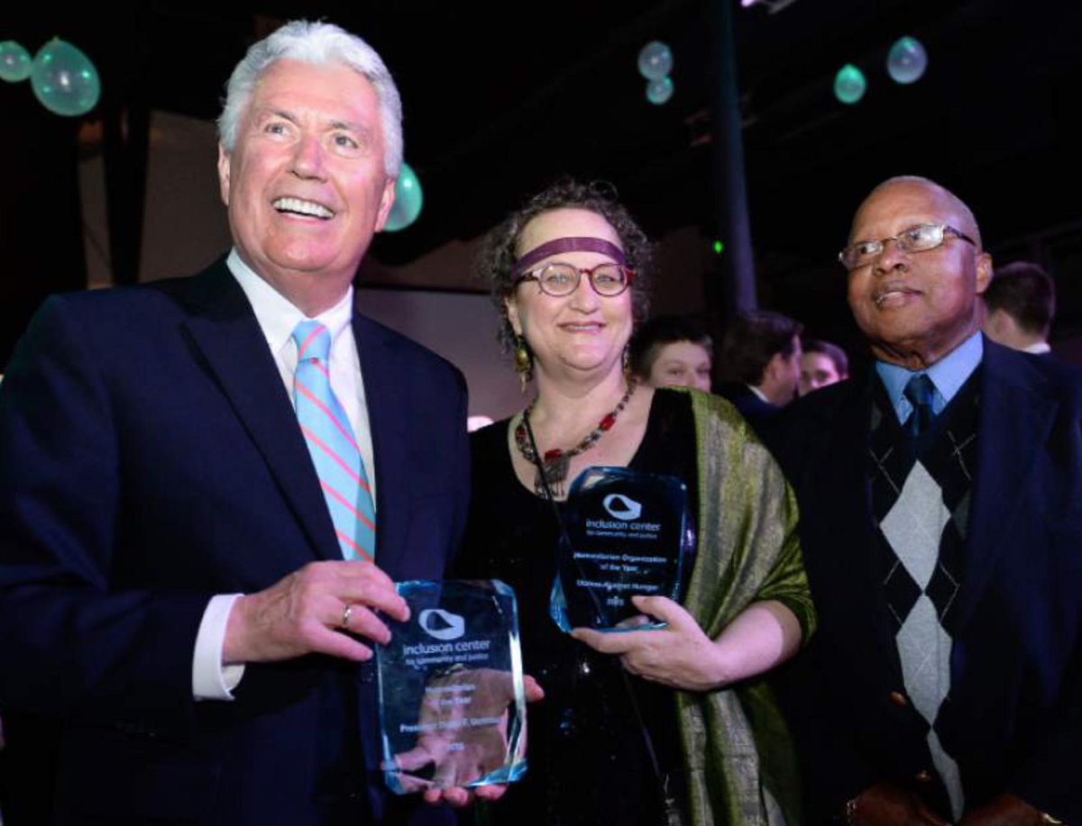 SamuelOnTheWall's tweet photo. Uchtdorf gave $10,000 to a gay rights organization thinly veiled as a humanitarian group.  Wow

#repent #lds #mormon http://t.co/SxyKGKzYvQ