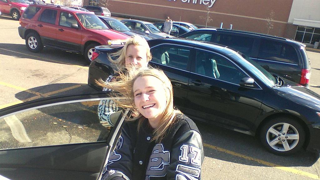 hayyleyann's tweet photo. MY MOM AND I GOT A SELFIE STICK!! officially ready for Florida! 😄😎😂 http://t.co/ZR3ukAg3Oy