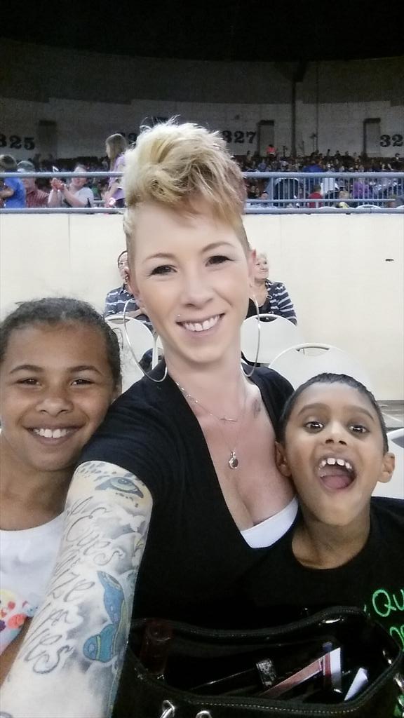 TashaTusler's tweet photo. @danasiamitchell  Happy birthday to my babygirl! I love you! #doubledidgets #thebigonezero #shrinecircus #ringside http://t.co/a1RSiqXphq