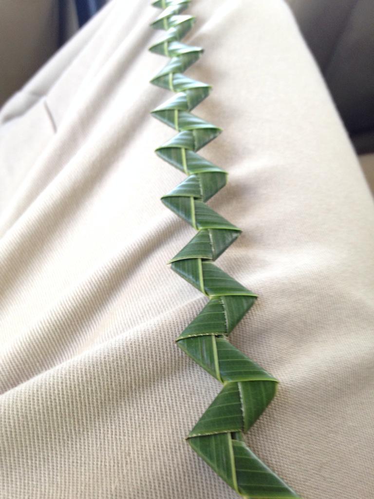 CalaDias18's tweet photo. Took me 30mins just to make this π© #PalmSunday #FirstTimeLol http://t.co/oifFtAf92k