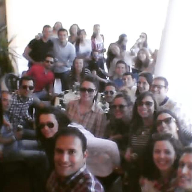 marianosanre83's tweet photo. Finde perfecto rodeado de buena gente @solesanchezleon @Cris_Horri http://t.co/5WCkvWwmuQ