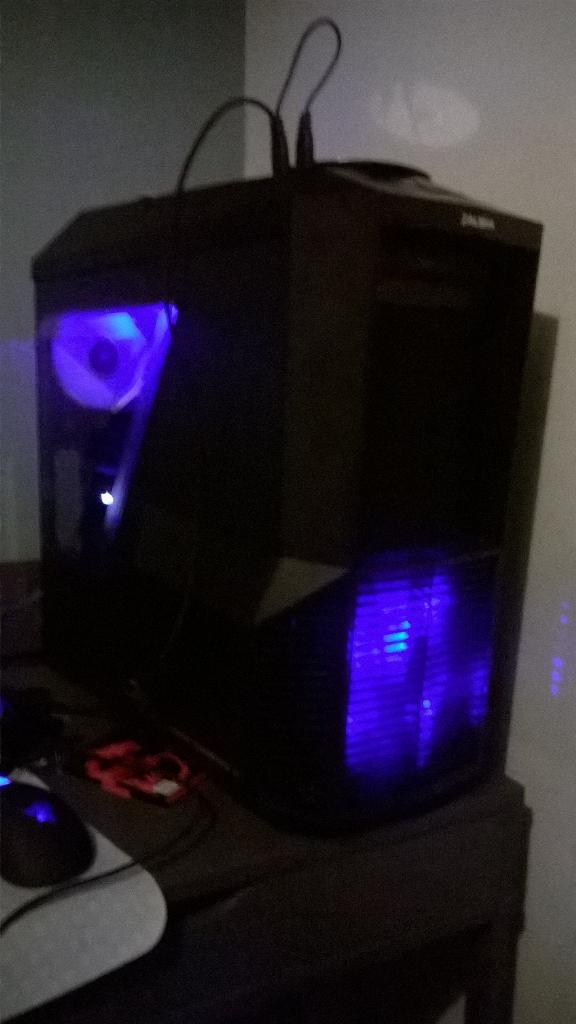 Tech_Reviewing's tweet image. #newbuild #gaming #setup do you even #970