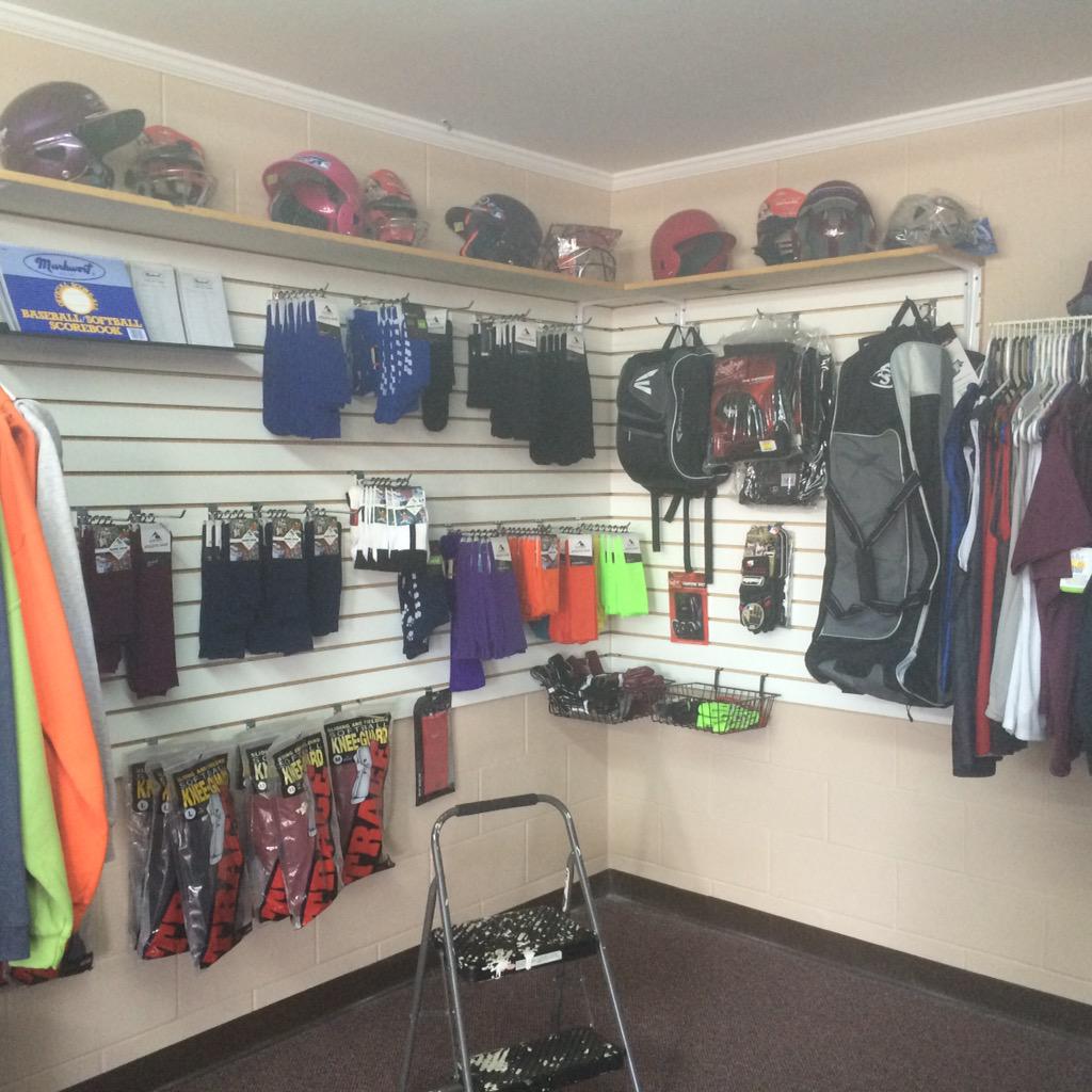 AskinsR's tweet photo. 191 Ballpark Rd 270-580-2288. Stop by and see our new items!! Baseball and Softball season is here⚾️ http://t.co/Jqa9eq8umo