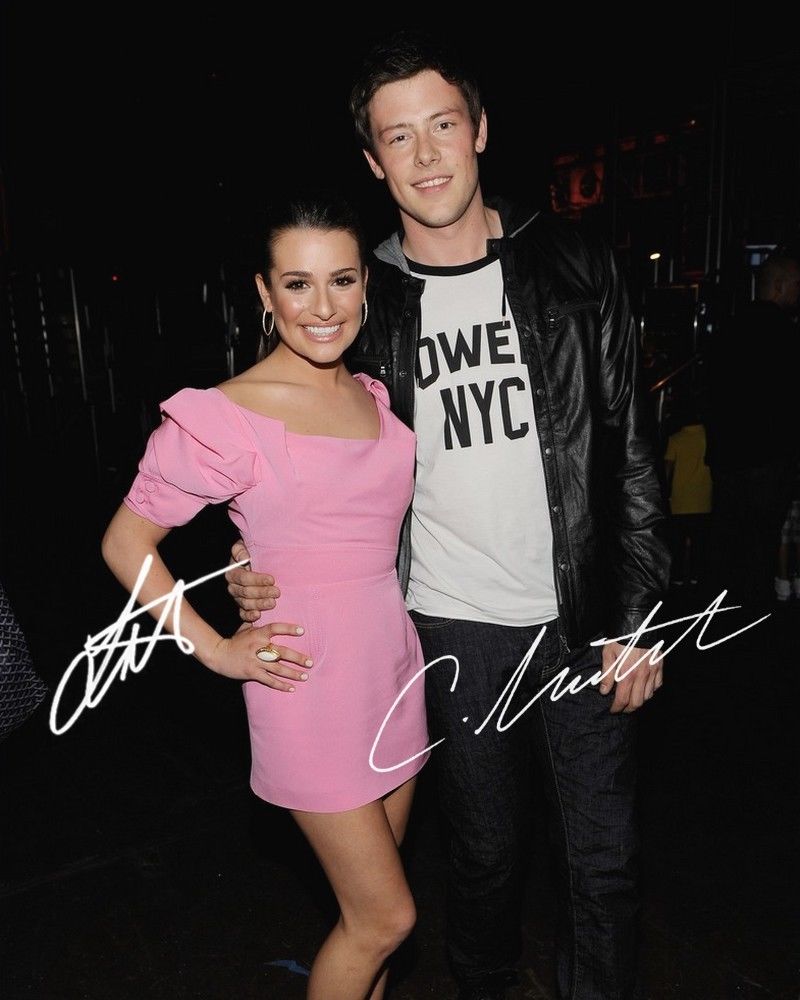 ScreamQueensTV's tweet photo. RT this for a chance to win a Lea/Cory autograph. Follow @ScreamQueensTV Rules: http://t.co/9TkWt7p8LL #ScreamQueens http://t.co/Yy33wt0MFI