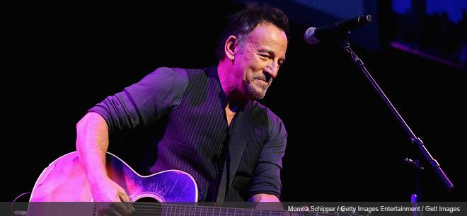 rocksquare's tweet photo. .@BruceSpringsteen releases another live recording from his archives. http://t.co/6fbPHxHDN4 http://t.co/PY71Imtef2