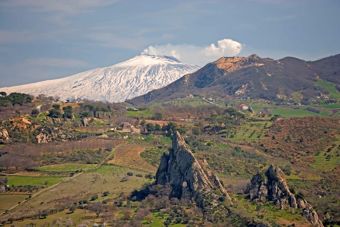 #tusa #sicilia #ateliersulmare #nebrodi ...ecco il paesaggio intorno a noi!