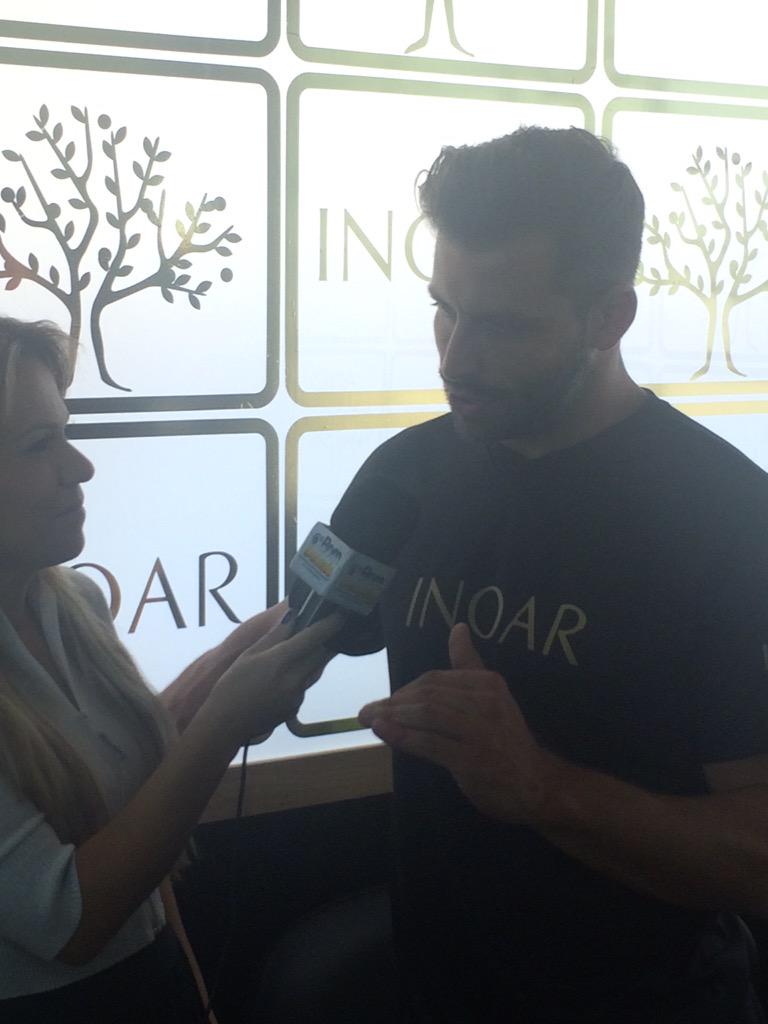 HairBrasil's tweet photo. Olha quem esta aqui na #HairBrasil2015: o ator @Castelli_Henri #TôNaHairBrasil http://t.co/jin5AdYypN