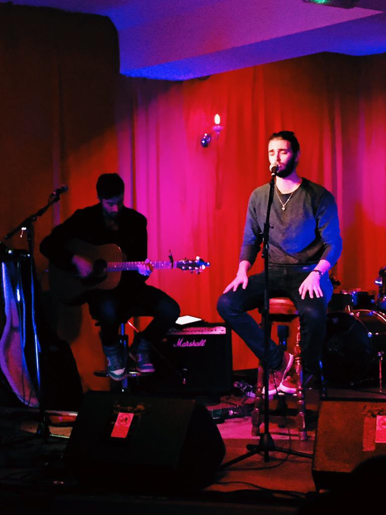 Watching the hugely talented <a href="/JJ_Hodari/">JJ Hodari</a> Look out for our interview with him coming soon. #livemusic #dottmagazine