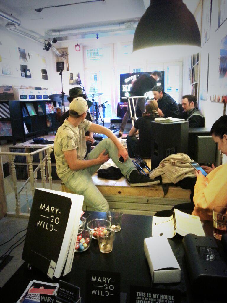 MayaJCT's tweet photo. Pre-se22ion #kornuit#22tracks http://t.co/fwSucbALhz