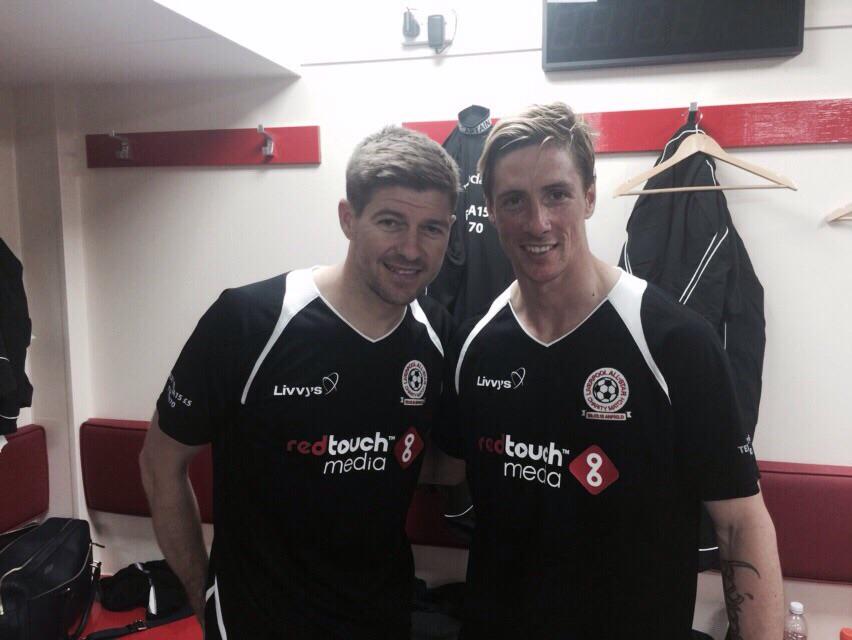 Torres's tweet photo. Very happy being with a big part of @LFC's History. Great Gerrard! http://t.co/ETqbBzwtMu