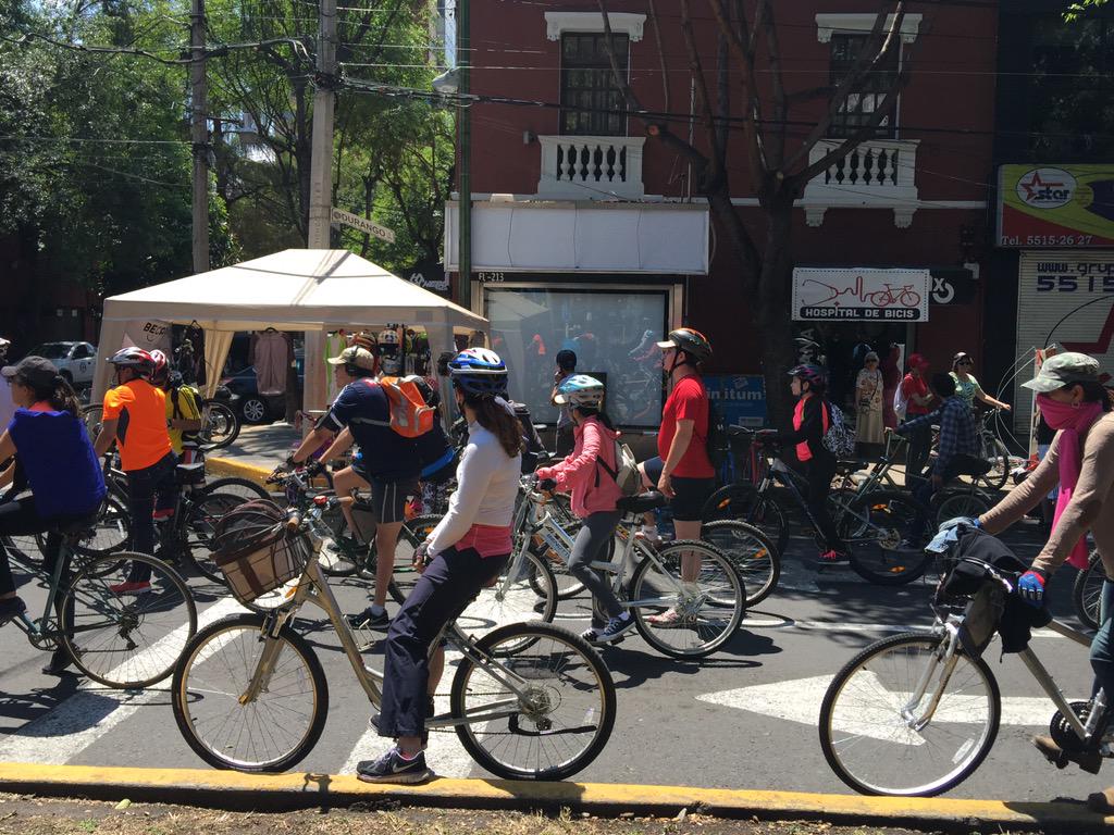 becanix's tweet photo. Disfruta el @Cicloton y tu paso por @becanix aquí andamos!!! http://t.co/QN0l8aIBsf