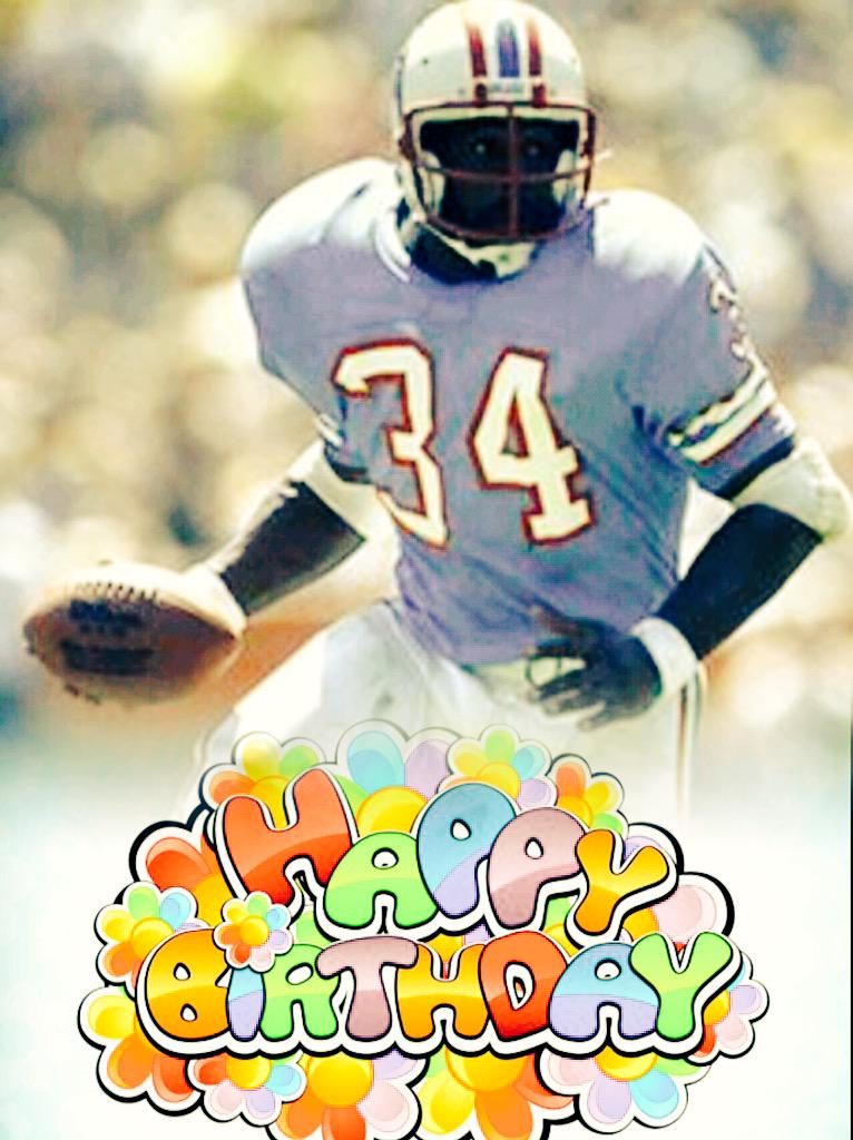 Happy Birthday to one of the best ever,  Earl Campbell! Over his career Earl racked in 9,407 yards and 74 TDs! 
