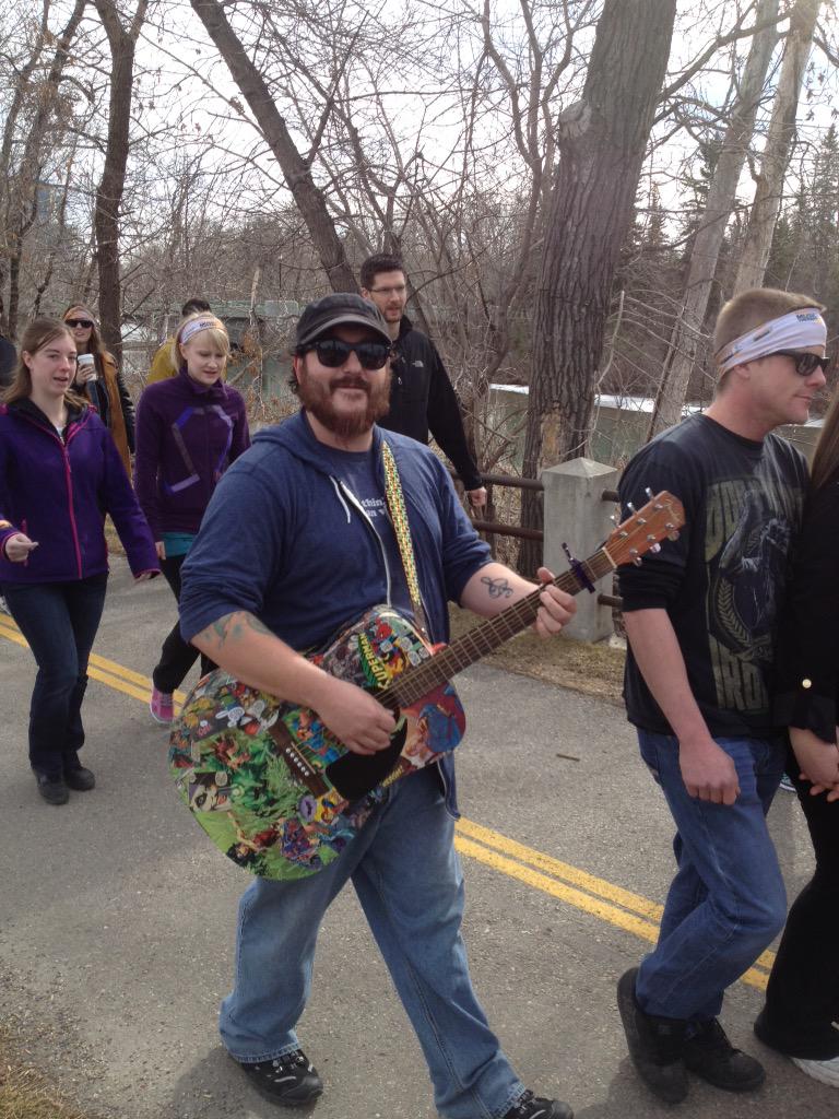 CMTTFeventsYYC's tweet photo. Live music for the March. Perfect! #March4MT #musictherapyyyc #musictherapy #musicmatters http://t.co/fRH9tyeZV6