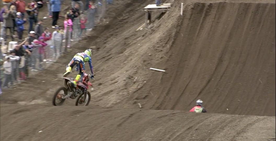 Cairoli had this hard crash during race one at the Argentine GP! You can watch it here... mxvice.com/media/videos/c…