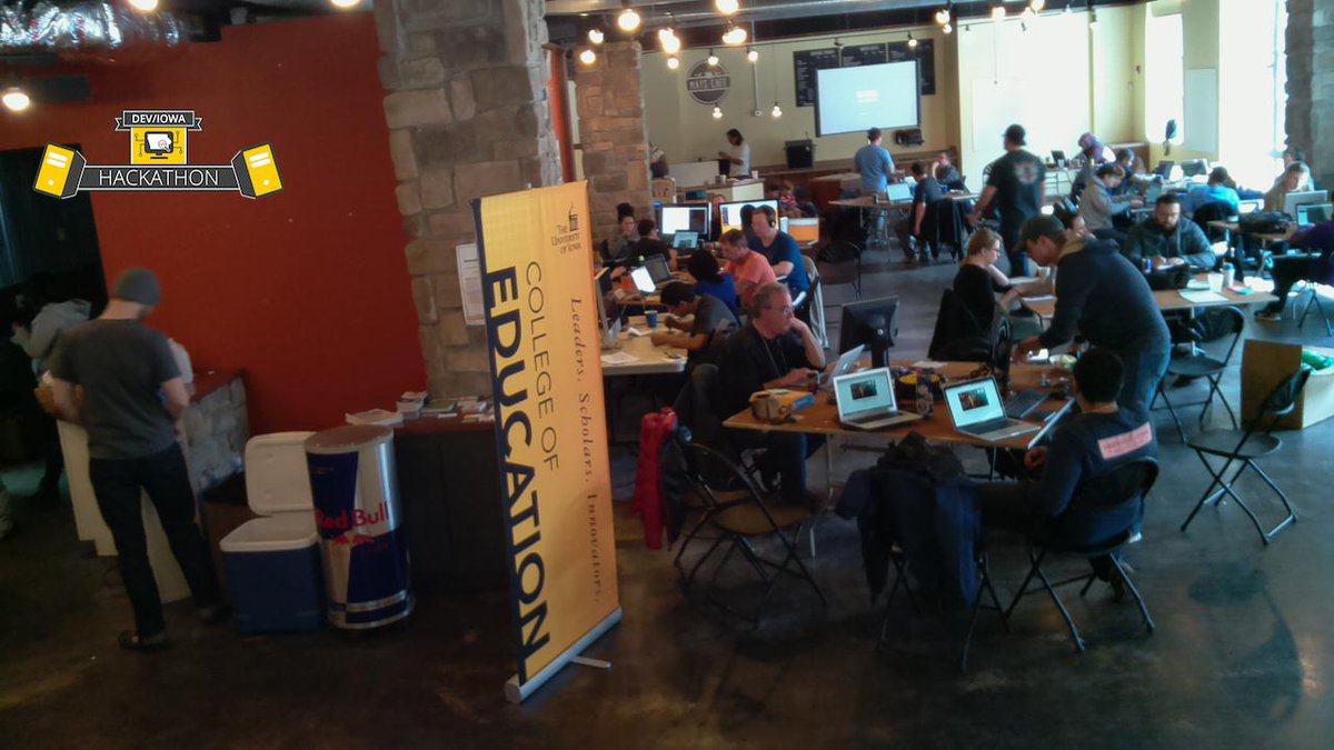 telescopeia's tweet photo. Hi! from Ian Castillo's Computer! #HackIowa http://t.co/RAtHXBs3Y0