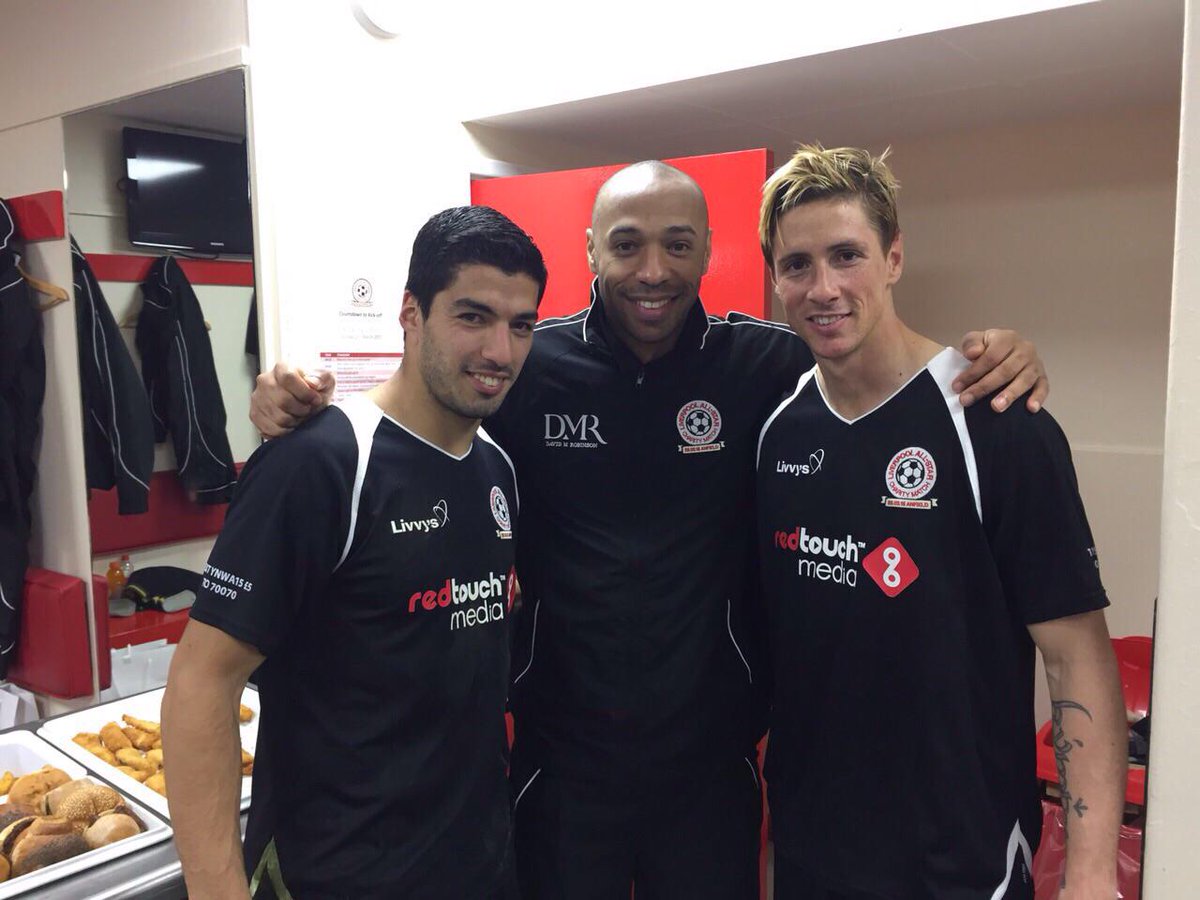 Torres's tweet photo. With two of the greatest strikers I've ever met, @ThierryHenry and @LuisSuarez9 #LFCAllStars http://t.co/PCjqjnfuvH