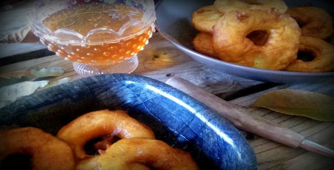 foodsbook_gr's tweet photo. Λουκουμάδες Μήλου και Αχλαδιού:
http://t.co/nHZjGVrDHv
#foodsbookgr #dunts #apple #pear #loykoymades #mhlo #axladi http://t.co/ExlDoljoux