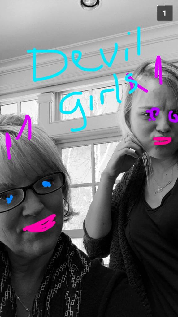 AnnaTrustey's tweet photo. Made my mom a snapchat and this happens http://t.co/Rg2OCqylpx