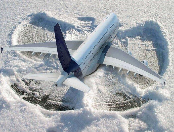 ADIncSS's tweet photo. Complete overhaul on a Cessna while the Company Jet makes snow angels http://t.co/bdae1PHG0C