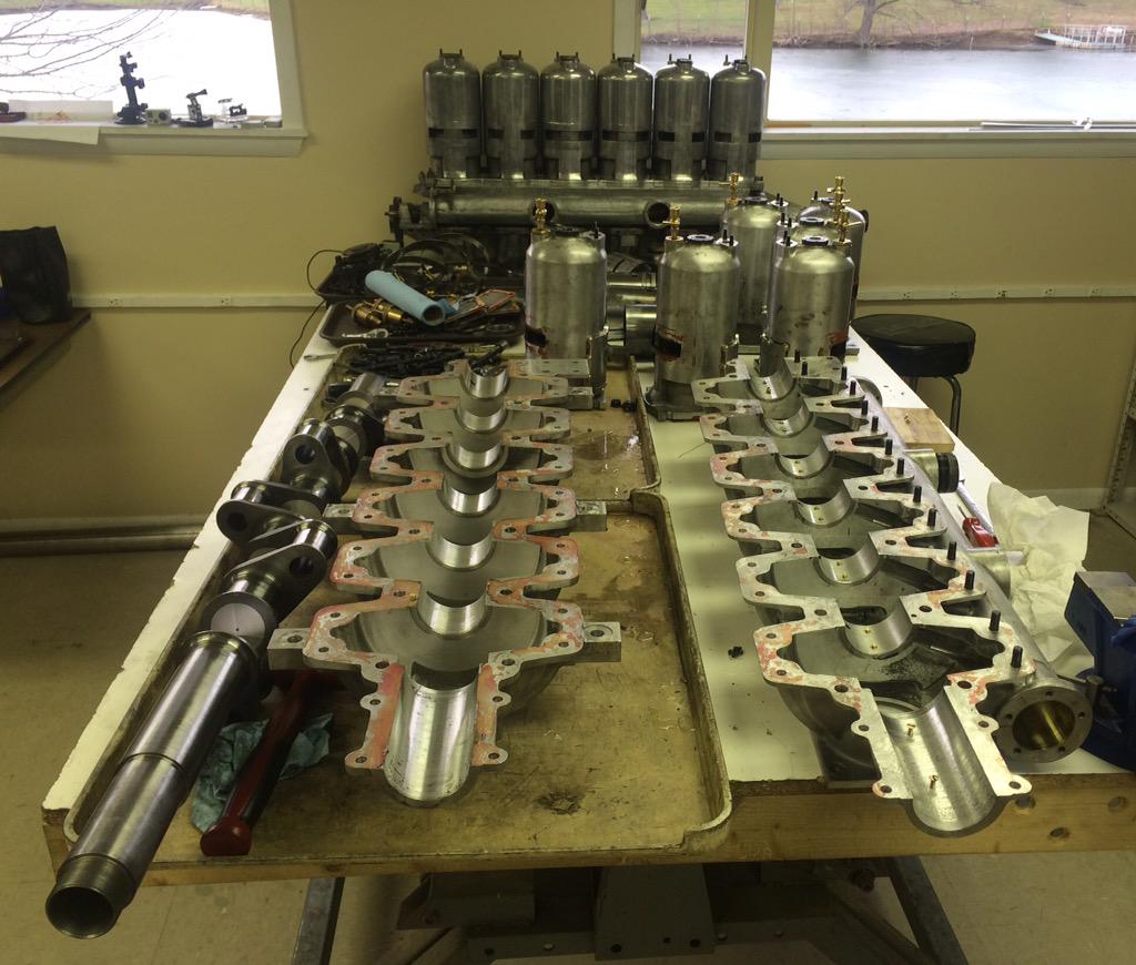 ADIncSS's tweet photo. Complete overhaul on a Cessna while the Company Jet makes snow angels http://t.co/bdae1PHG0C