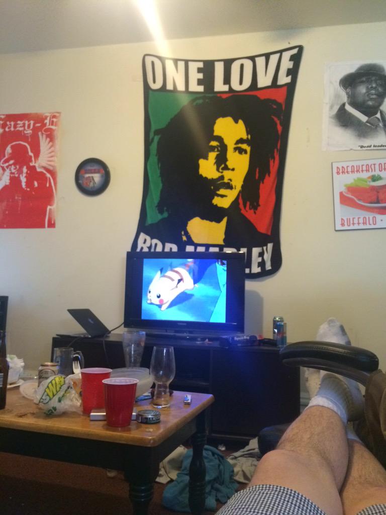 Dirty_Dithridge's tweet photo. nothing like some Pokemon on a Sunday with the roomies http://t.co/fvJkN68SjB