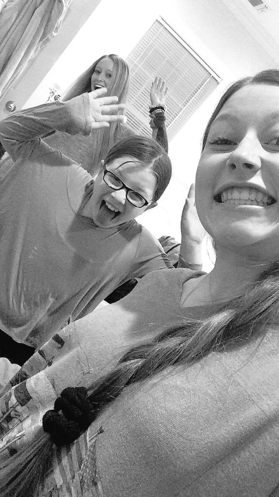 mollybreslow's tweet photo. happy birthdayyyy to my love since day one!! so lucky to have youu❤️😘👭 ilysm:) http://t.co/9xXCCCVySW