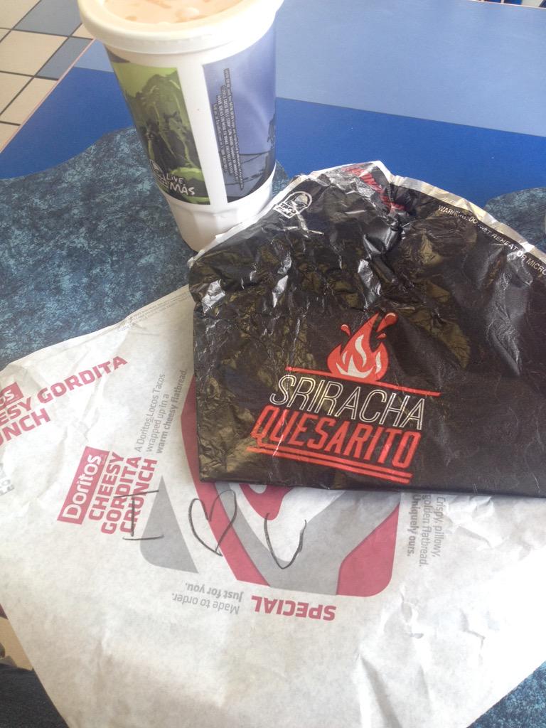 heidi_arely's tweet photo. Best quesarito made by @kenzieshella 😍 #tacobell http://t.co/7yjQQ404x0