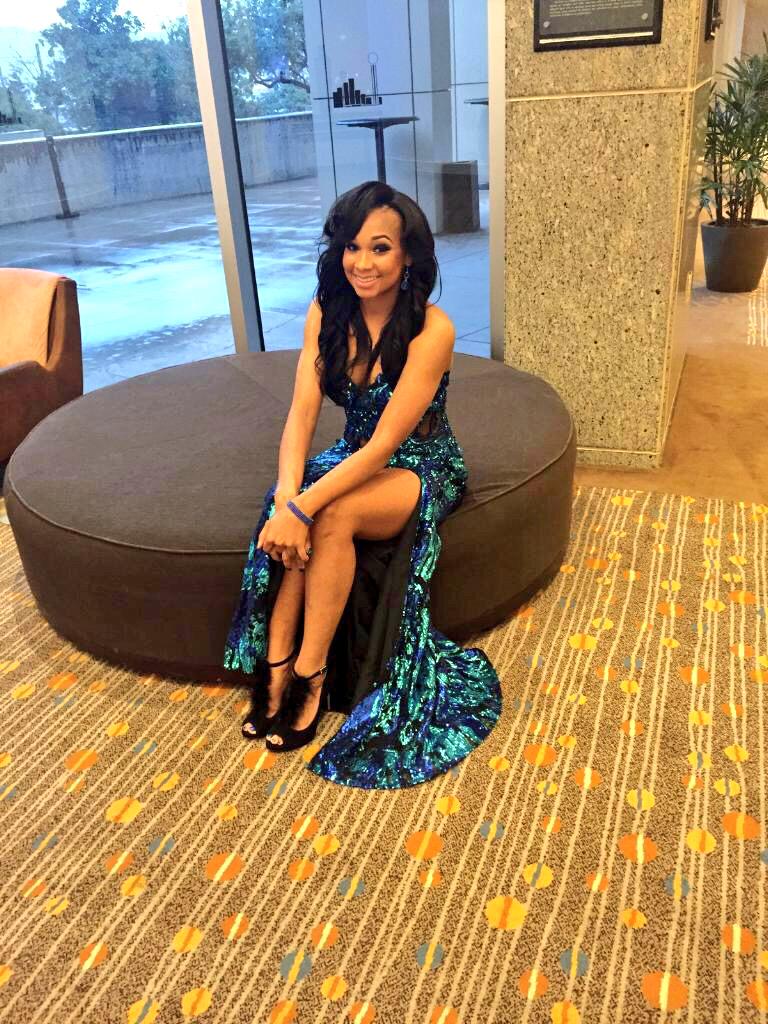 texasprom15's tweet photo. This is @MsAlyah 💕 who is certainly a ride or die and looks stunning! S/O to them both &amp; prayers for his recovery 🙏💙 http://t.co/urD73GjhTa
