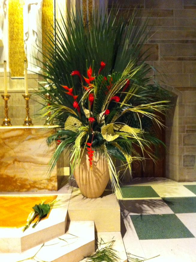 EvergreenBook's tweet photo. My #PalmSunday arngmnt @Christthekingcathedral in Atlanta. http://t.co/VX9O9ywTL2
