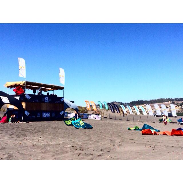 CristalLightCL's tweet photo. Estuvimos en el Campeonato y festival chileno de Kitesurf #KST2015 🏄 http://t.co/keLrnFLnuR