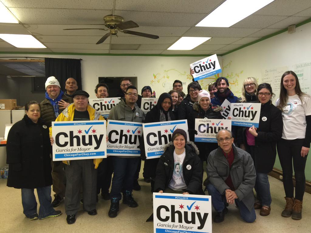 GIAChicago's tweet photo. Great crew of folks in the 26th ward ready to doorknock for Chuy: @Aldertrack #TakeBackChi http://t.co/zqiY5Z50LY