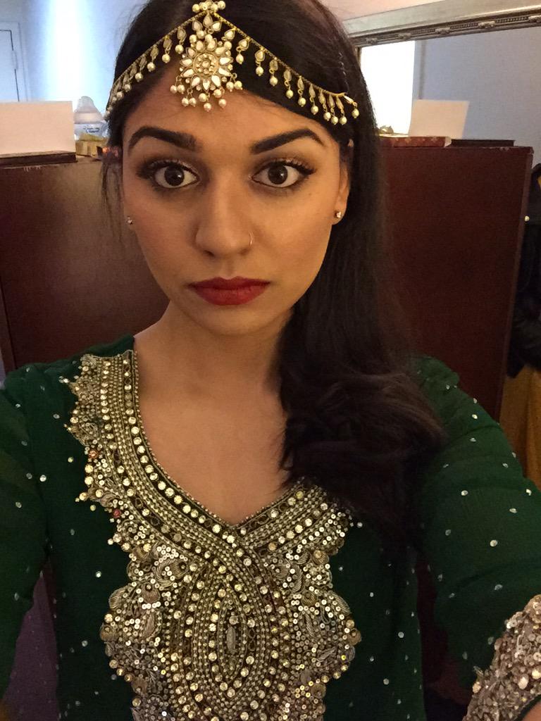 unnessarahly's tweet photo. my best friend is the most beautiful girl in the world 😭😭😭 #desiprincess http://t.co/o98FOlBuB3