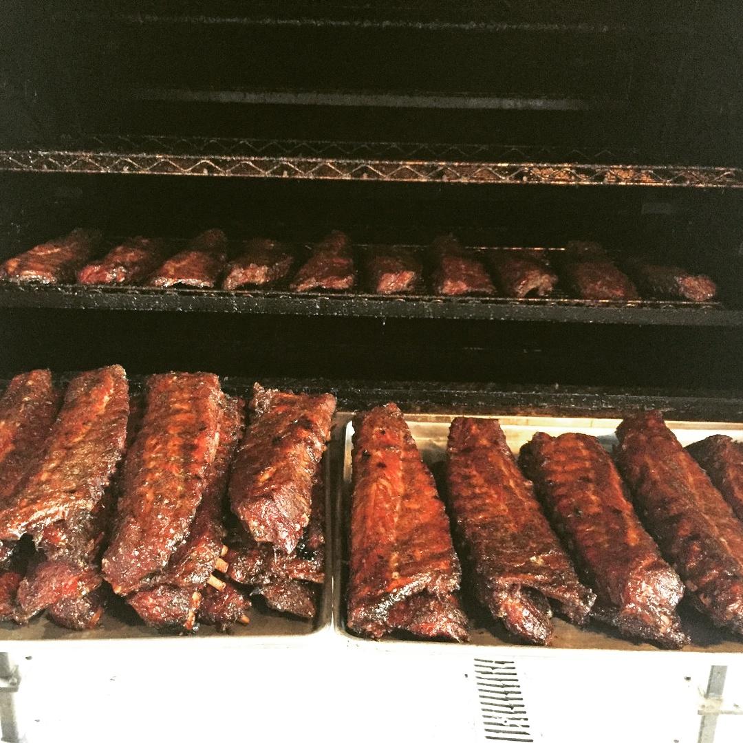 PappySmokehouse's tweet photo. They are ready! What are you waiting for? #Comeandgetit #foodson #fullslabs #bbqlove http://t.co/7xXvETe4tK