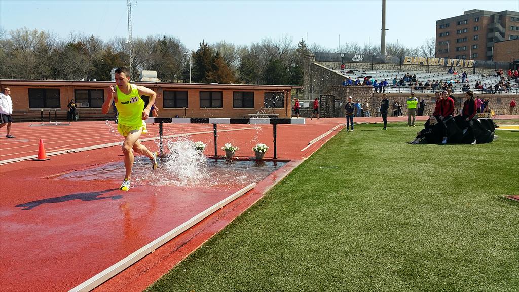 SaintMaryXCTF's tweet photo. Christian Graham in first ever steeplechase #prettysmooth #didntfall @Grahamster30 http://t.co/KnWhCZ5EbD