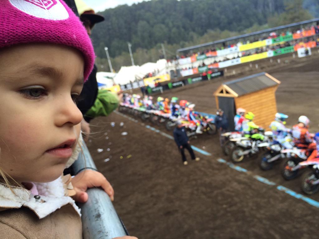 adri_stoner's tweet photo. Checking out the line up at #mxgp Argentina #AboutToGetRoosted http://t.co/RLY8ho1ev6