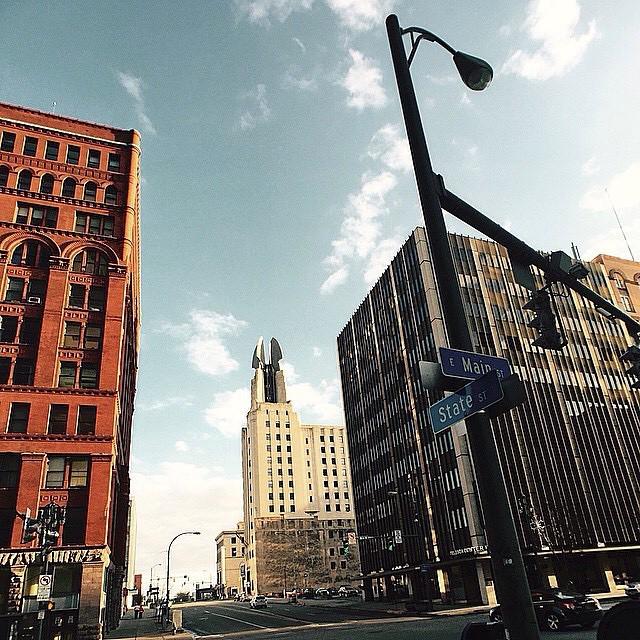 🚦State &amp; Main in #ROC. Shared by @betsytraub #ThisIsROC