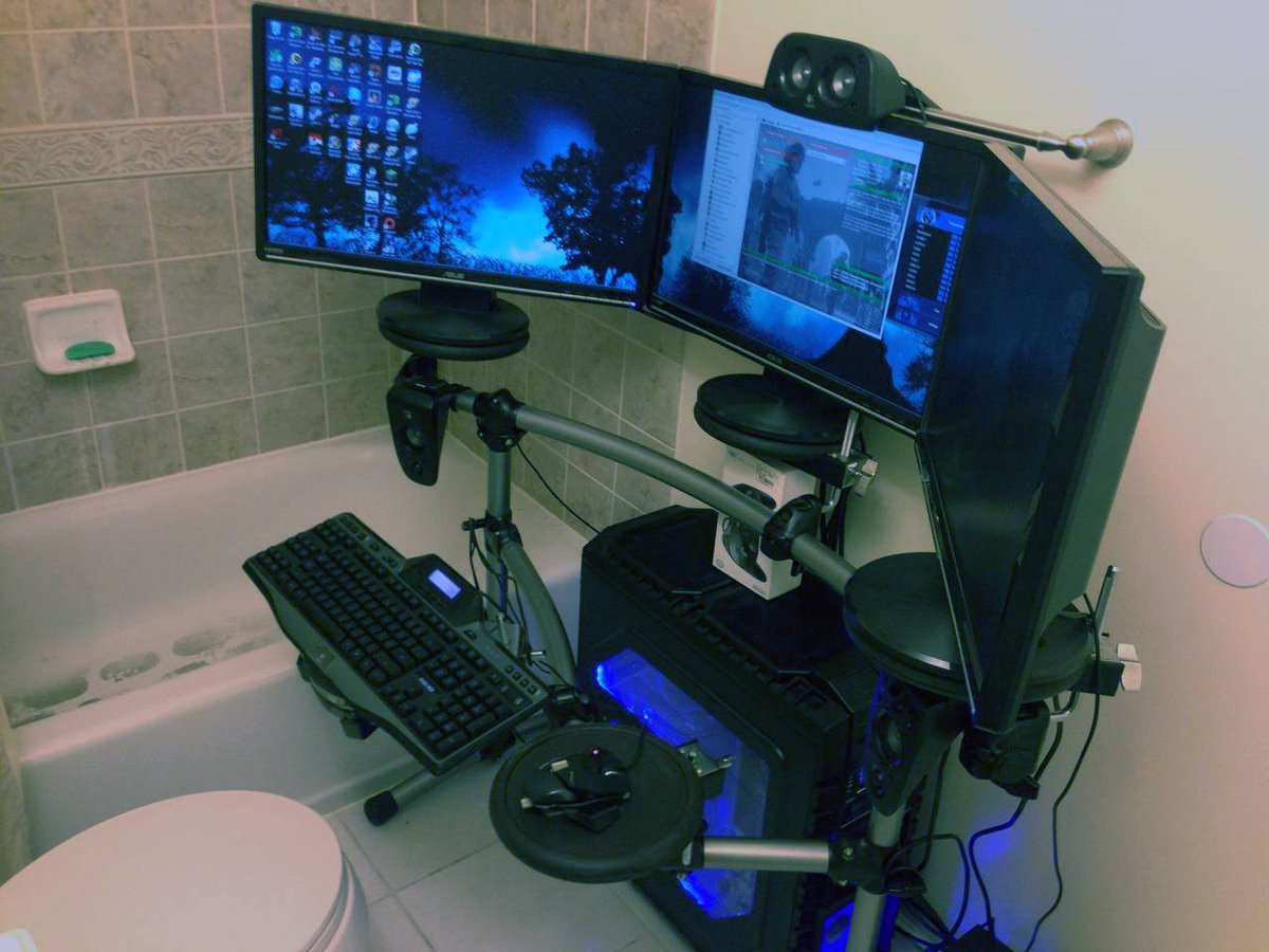 multigeekx's tweet photo. ................... http://t.co/7VhKQEc28r