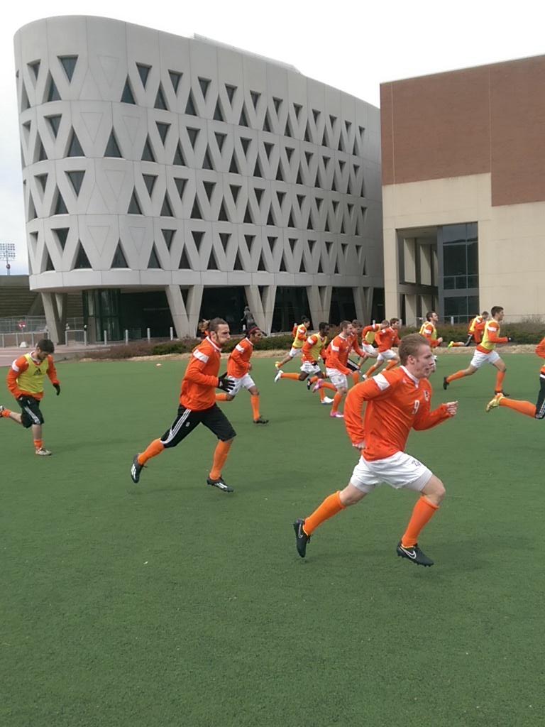 BGSUMSoccer's tweet photo. The guys getting ready before their first spring game against Cincinnati. Kickoff is at 3:30 http://t.co/yWQF2az0Ka
