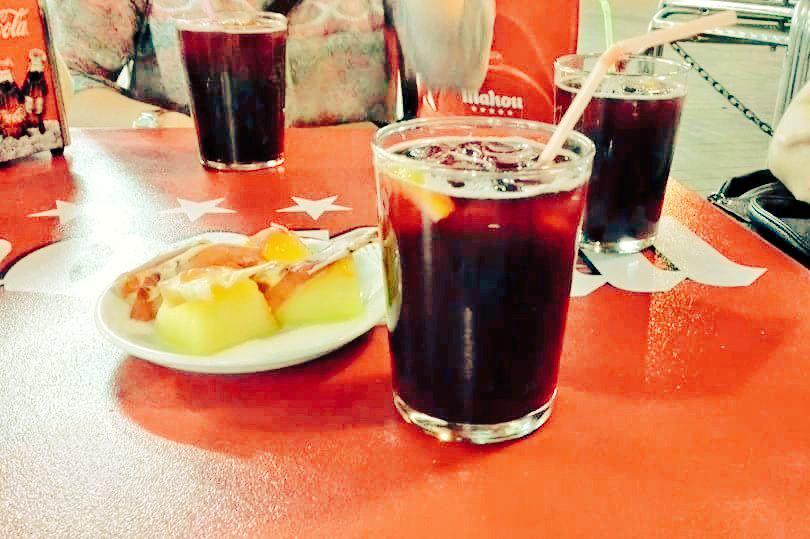 Maria_gb7's tweet photo. Terraceo!! @Elenag_b  @laugb0587 http://t.co/8o8yqKSZfJ