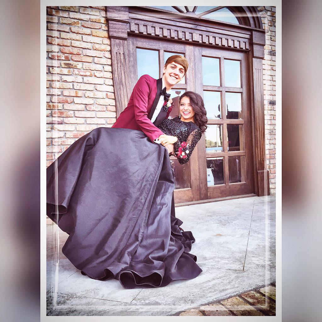 PromPics's tweet photo. #prom2k14 #prompics2016 https://t.co/CGhJ1fQSem #prom2k16