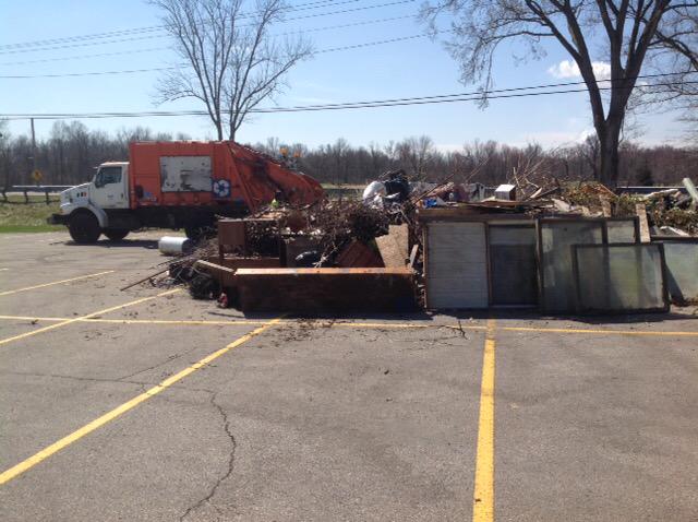 CWCindiFowler's tweet image. The Solid Waste team did a great job yesterday! The #D14 Junk Drop off has helped reduce illegal dumping. #SWLou