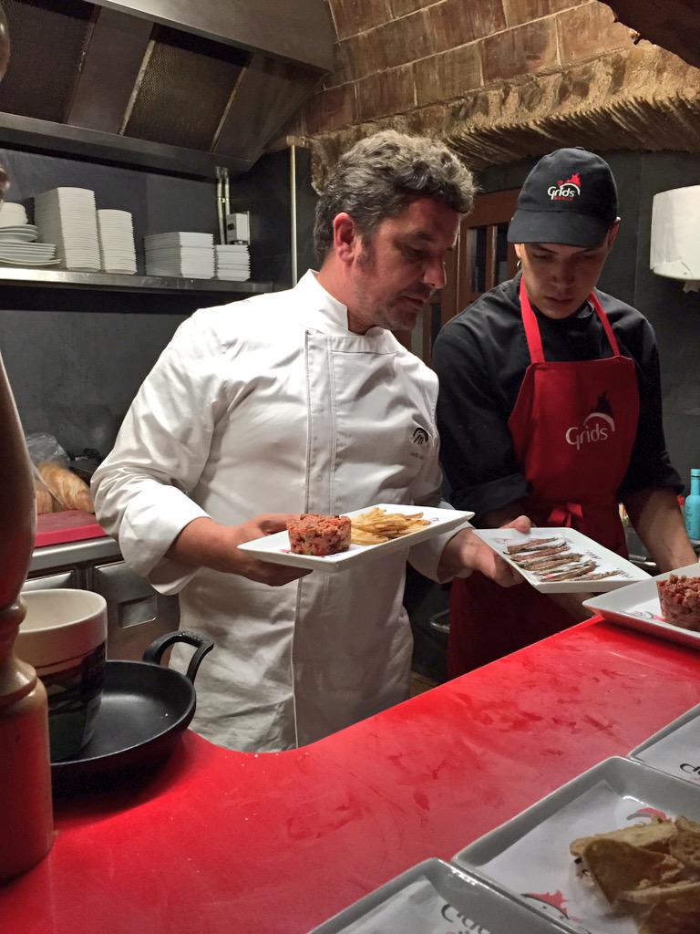 Al #GridsBrasa del <a href="/MoliEscala/">Molí de l’Escala</a>, per sopar després de veure el <a href="/MenuTV3/">Menú Degustació</a>, moment #Gastropindoles de <a href="/Nuriaescalona/">Núria Escalona</a>.