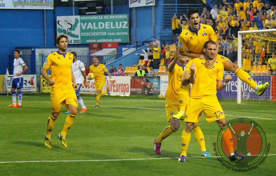DeporteAlcorcon's tweet photo. La crónica de @AimaraGGil : @FaustoTienza rescata un punto para el Alcorcón en La Romareda http://t.co/LfoDi2uFZV http://t.co/jPcO8OOK29