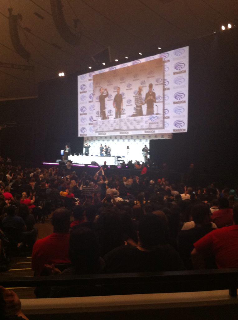mcfuckensigh's tweet photo. #wondercon2014 http://t.co/lkho2w8wW3
