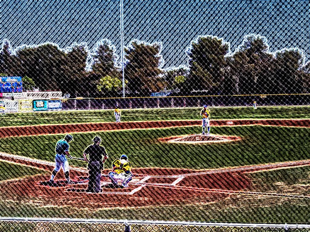 bfler67's tweet photo. 81° and for the @CSUBAthletics @UVUBaseball rubber game. Great day for #CSUBbaseball http://t.co/UwJlCQLAOe