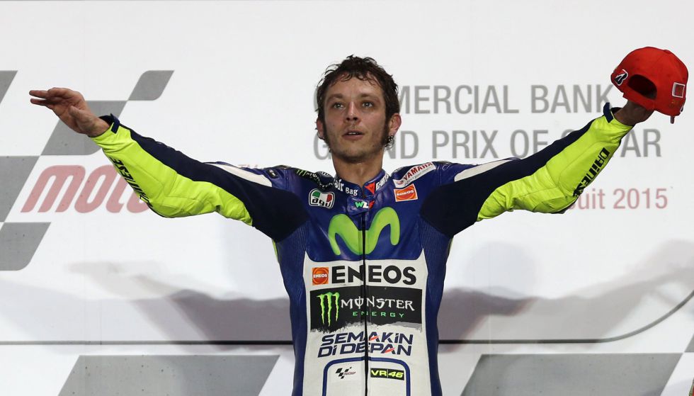 diarioas's tweet photo. CRÓNICA | Deslumbrante Rossi, triplete italiano y podio sin españoles ▶ http://t.co/RCBVBJsSSp http://t.co/BWeTciiute