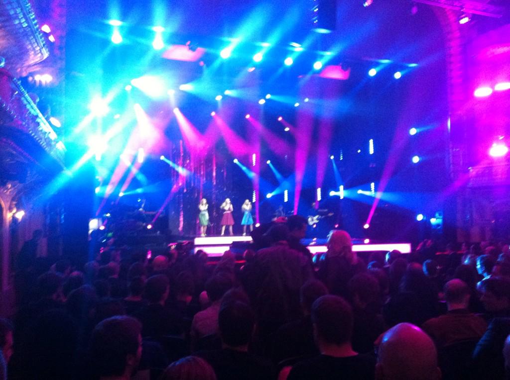 TweetsInFear's tweet image. #poxruckersisters live im Volkstheater #AAMA #AmadeusAward